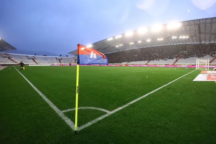 Po ki&scaron;i i vjetru, po buri i zimi: Torcida&scaron;i popalili sve živo i napravili gustu dimnu zavjesu