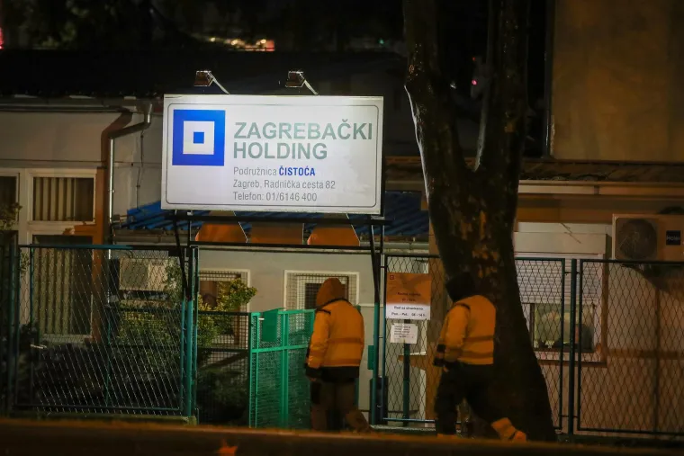 Radnici Čistoće prosvjeduju zbog otkaza kolegama: 'Ni jedan kamion neće na teren dok nas Uprava ne primi'