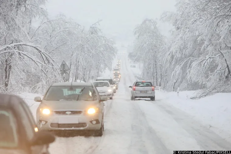 U Karlovcu kaos zbog snijega, ljudi kasnili na posao, u &scaron;kolu, kod liječnika: 'Svi su mogli vidjeti kako funkcioniraju javne službe'