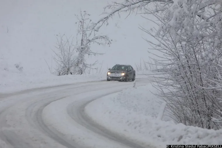 U Karlovcu kaos zbog snijega, ljudi kasnili na posao, u &scaron;kolu, kod liječnika: 'Svi su mogli vidjeti kako funkcioniraju javne službe'