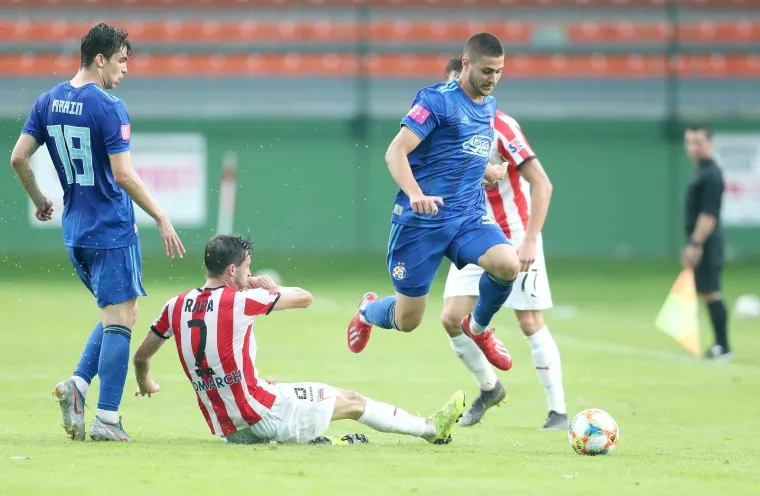  Jo&scaron;ko je u sezoni 2019./2020. prvi put nastupio za seniore zagrebačkog kluba, a onda je u svega godinu dana privukao pozornost najvećih europskih klubova. Do te mjere je impresionirao svojim igrama da je RB Leipzig bez problema na Maksimir 2021. istresao čak 19 milijuna eura i obećao izda&scaron;nu proviziju od buduće prodaje. 
.