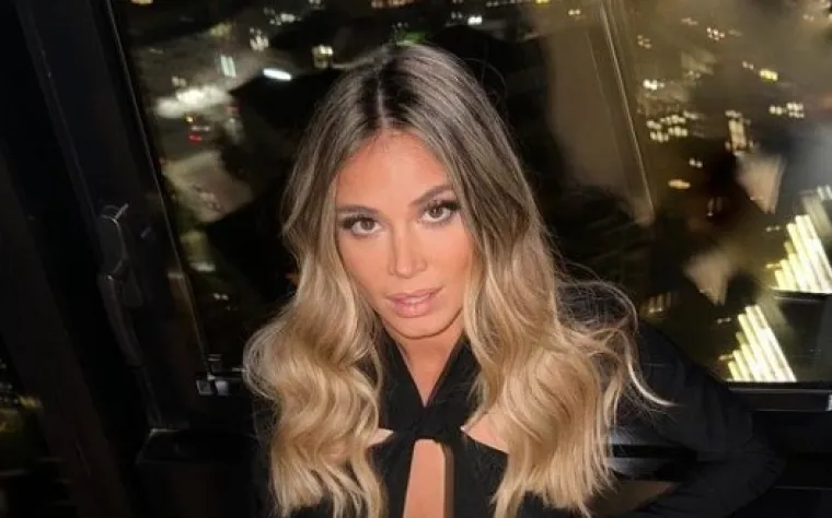 Zanosna Diletta u zagrljaju seksi brinete za kojom luduju susjedi: Objavom bacila obožavatelje u trans