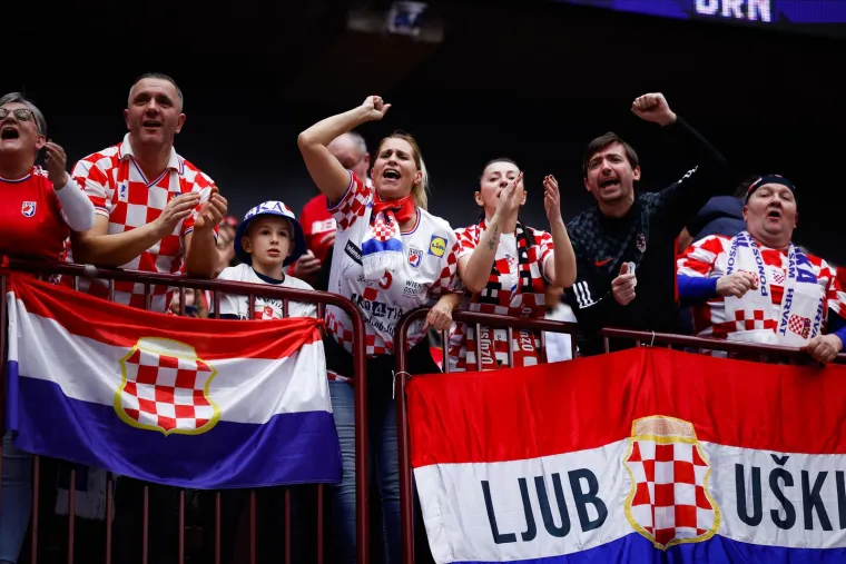 Kauboji su možda podbacili, ali navijači nisu: Donosimo vam čudesne kadrove iz Švedske