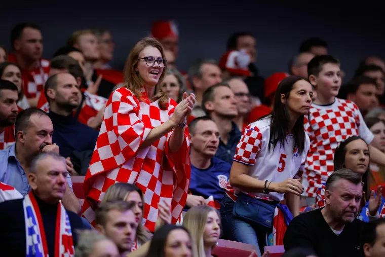 Kauboji su možda podbacili, ali navijači nisu: Donosimo vam čudesne kadrove iz Švedske