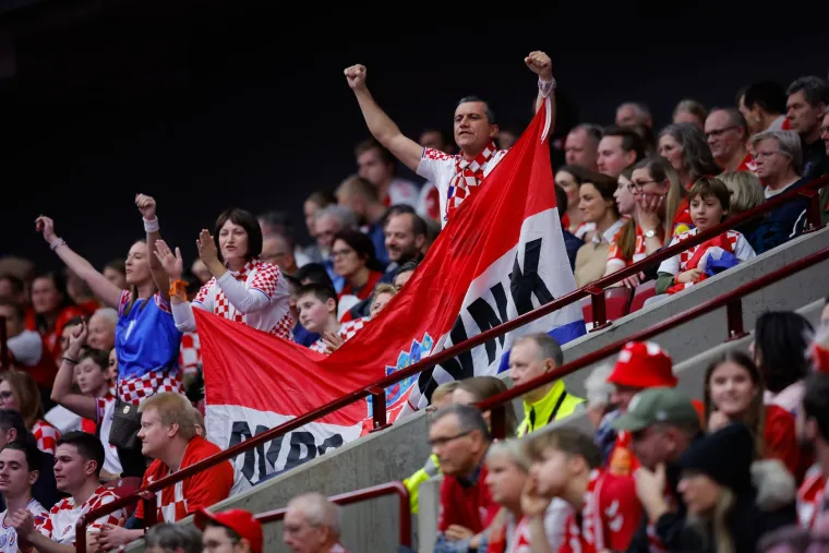 Kauboji su možda podbacili, ali navijači nisu: Donosimo vam čudesne kadrove iz Švedske