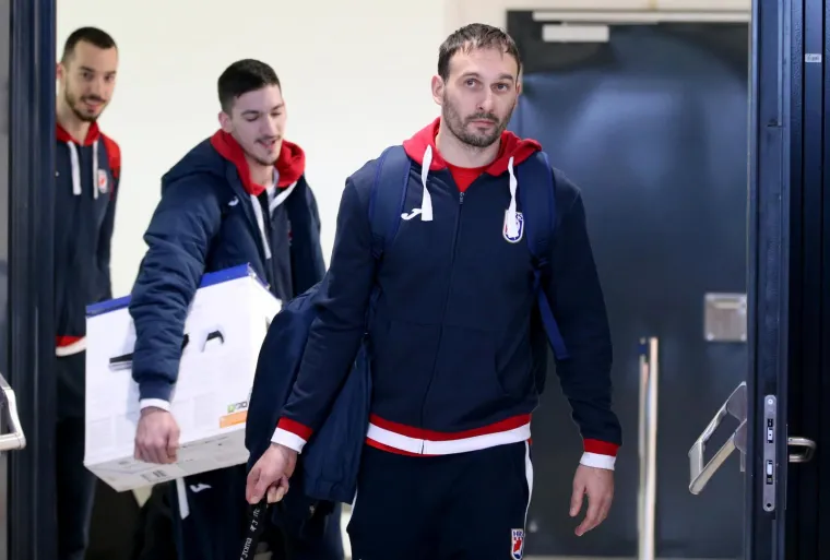 Hrvatski rukometaši vratili se u domovinu, izbornik Horvat izbjegavao novinare, Šipić privlačio poglede