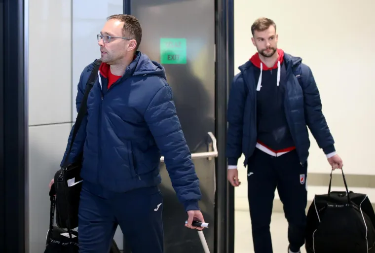 Hrvatski rukometa&scaron;i vratili se u domovinu, izbornik Horvat izbjegavao novinare, &Scaron;ipić privlačio poglede