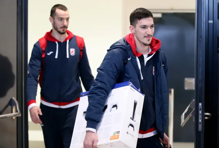 Kauboji se vratili kući zabrinutih lica: Horvat izbjegao novinare, Šipić iznenadio jednim detaljem