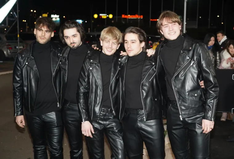 Domenica iznenadila vamp izdanjem, Vjekoslava Huljić zagolicala ma&scaron;tu u prozirnoj haljini, a poznata Srpkinja do&scaron;la u - gaćicama