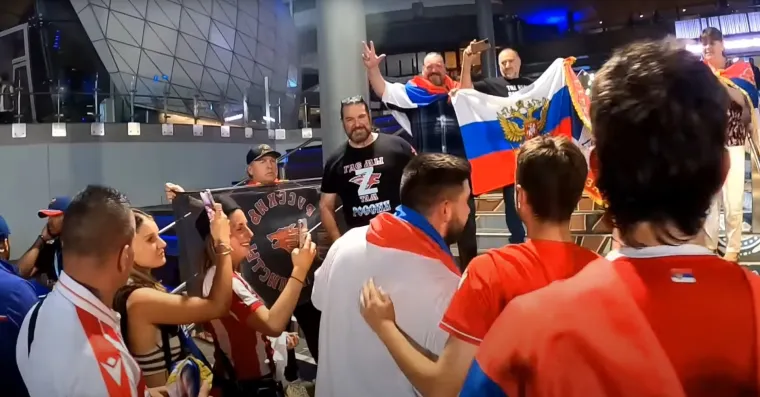 Snimka razotkrila lica onih koji su kreirali sramotu u Melbourneu, među njima i Đokovićev otac: Tutnjala četnička pjesma s kojom su ru&scaron;ili Vukovar