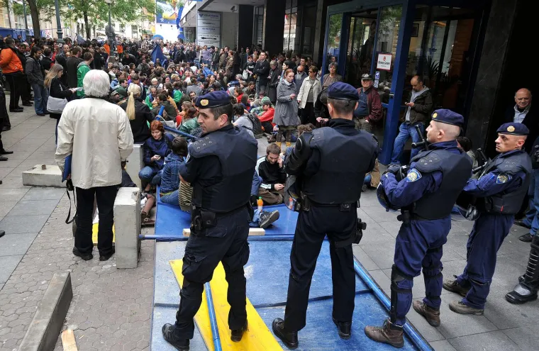 Ovih dana lomio je &scaron;trajk radnika i prijetio tužbama, a pogledajte &scaron;to je radio prije desetak godina: Ma ne biste ga prepoznali