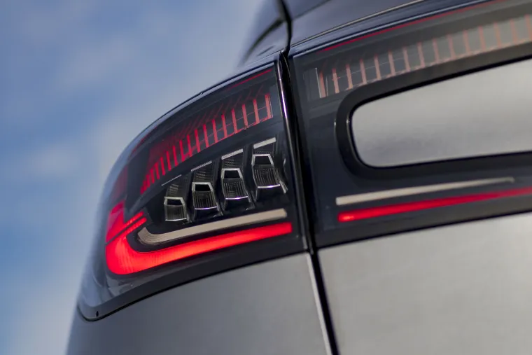 Zbog dva velika aduta, kupci bi mogli poludjeti za njim: Pogledajte kako izgleda Renaultov SUV koji je stigao u Hrvatsku