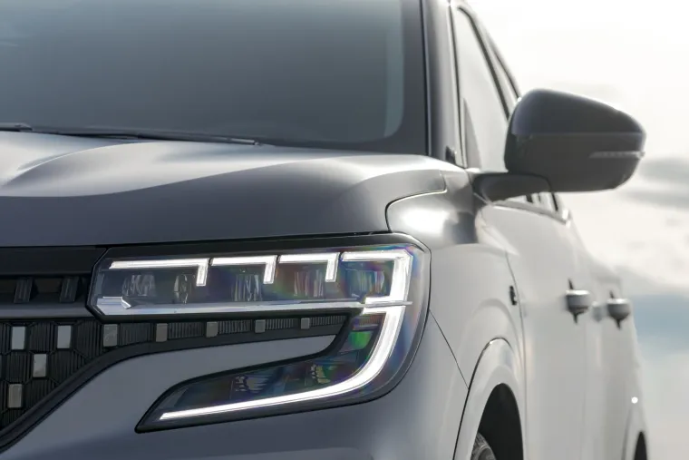 Zbog dva velika aduta, kupci bi mogli poludjeti za njim: Pogledajte kako izgleda Renaultov SUV koji je stigao u Hrvatsku