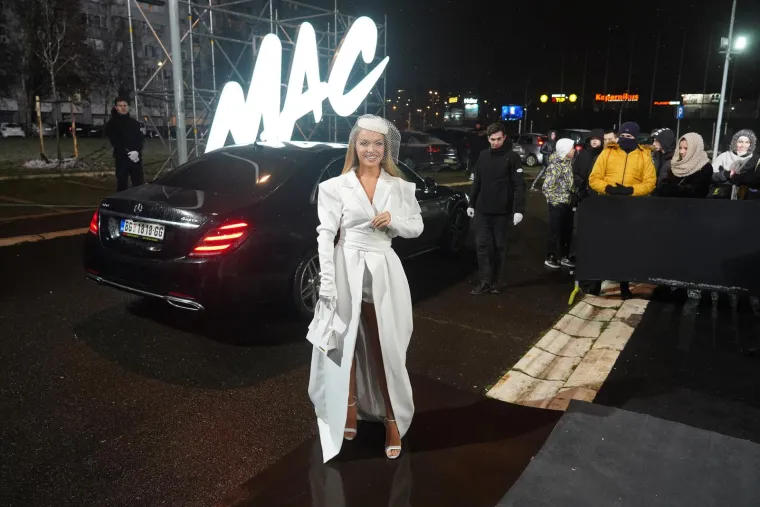 'Srce Balkana' je bijelo! Pogledajte ove nevjerojatne kombinacije na 'najprestižnijoj' glazbenoj ceremoniji: Čovjek ne zna bi li se smijao ili plakao