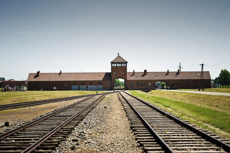 Najveće zlo koje se dogodilo u povijesti čovječanstva: Od samog pogleda na fotografije iz Auschwitza krenut će vam suze