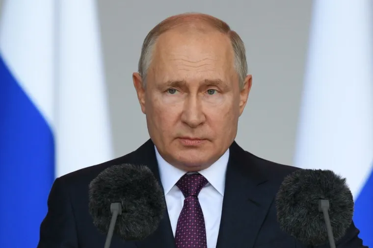 &quot;Bila bih u Kremlju, sjedila bih za stolom i svi bi bili tamo. Putin je samo jednom bio u prostoriji, ali je sve čuo. Dobivala sam poruke od drugih ljudi da je zadovoljan što sam tamo&quot;, kazala je.