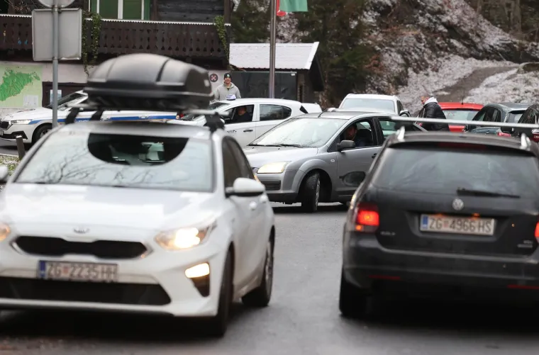 Kaos na sljemenskoj cesti: Policija je zatvorila zbog otvaranja skijaške sezone na Sljemenu