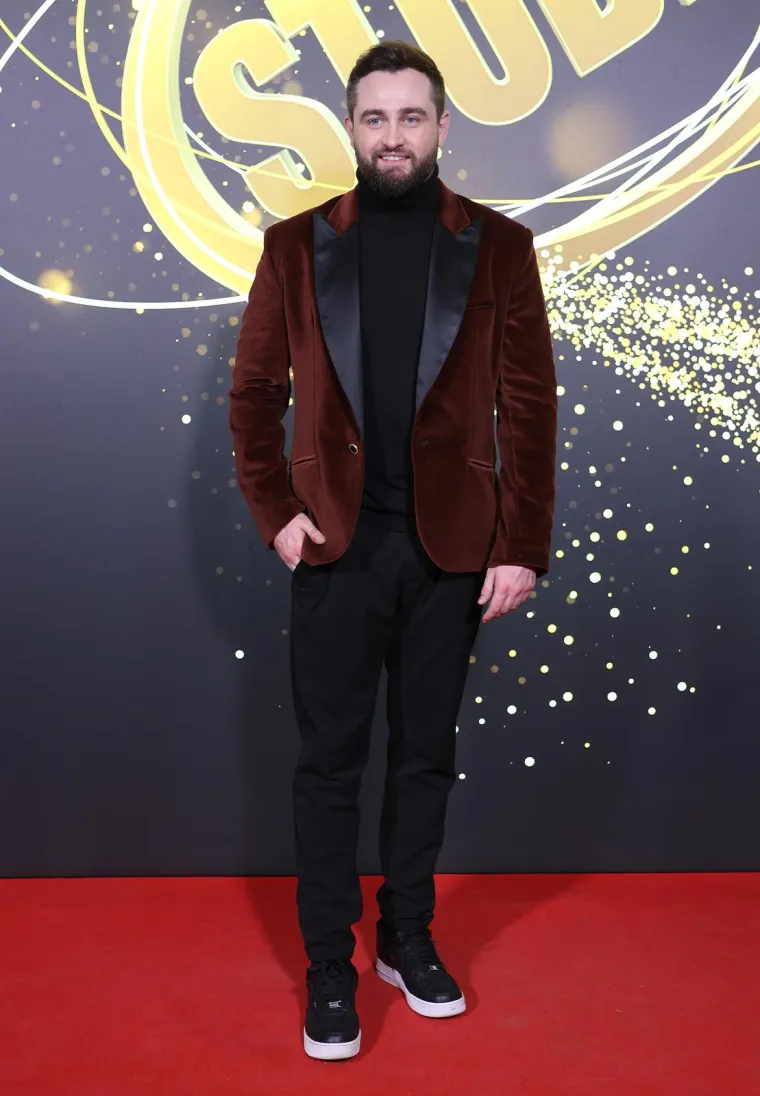 Prvaci hrvatske javne scene blistali na crvenom tepihu, dame držale lekciju kako se ide u korak s modom