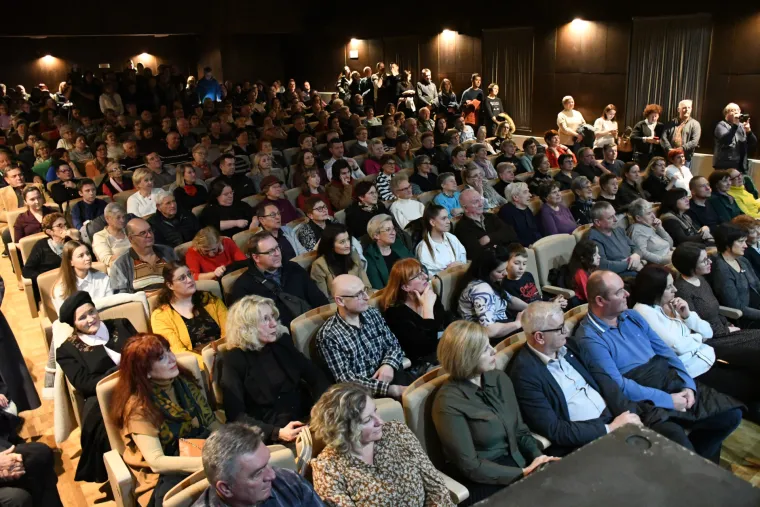 Muralom, koncertom i izložbom Garešnica obilježila 100 godina rođenja Ive Robića