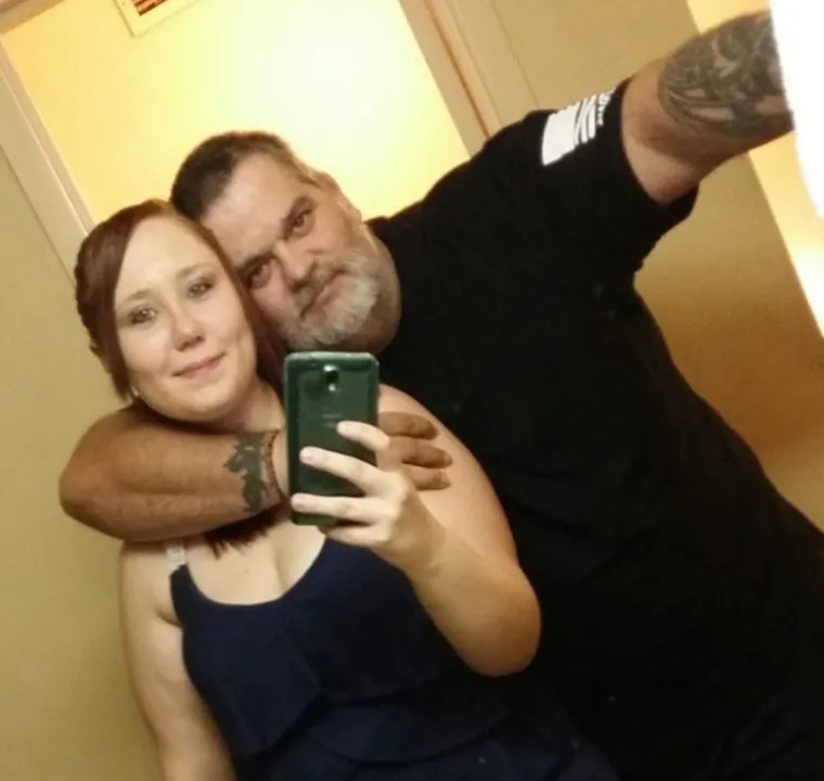 Par se počeo zabavljati kada je Sydney napunila 16 godina, što je zakonska granica u Ohiju. Rekla je da njihov put ka pravoj ljubavi nije bio bez uspona i padova, a dugo im je trebalo da uvjere u to svoju obitelj.