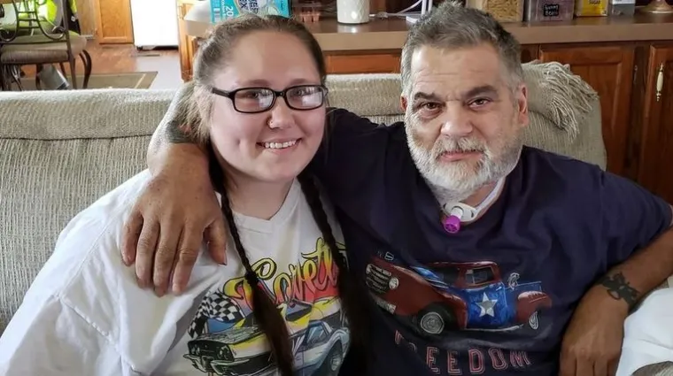 &quot;Godinama se nije slagao s našom odlukom da započnemo vezu, ali sve se promijenilo na bolje. Zapravo, danas dolazi s djevojkom i njihovo troje djece, kako bi se družili i zajedno roštiljamo. Voljela bih da ljudi shvate kako se parovi mogu stvarno voljeti unatoč velikoj razlici u godinama. Mnogo je negativnih pretpostavki, skepticizma, sumnji, predrasuda,  ali to ne znači da parovi poput nas nisu zajedno iz pravih razloga&quot;, zaključila je Sydney.