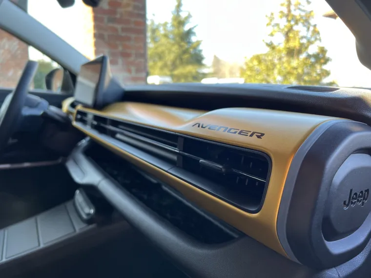 Jeep je napravio prvi potpuno električni auto: Pogledajte kako izgleda Avenger, mali terenac s dosegom od 400 kilometara