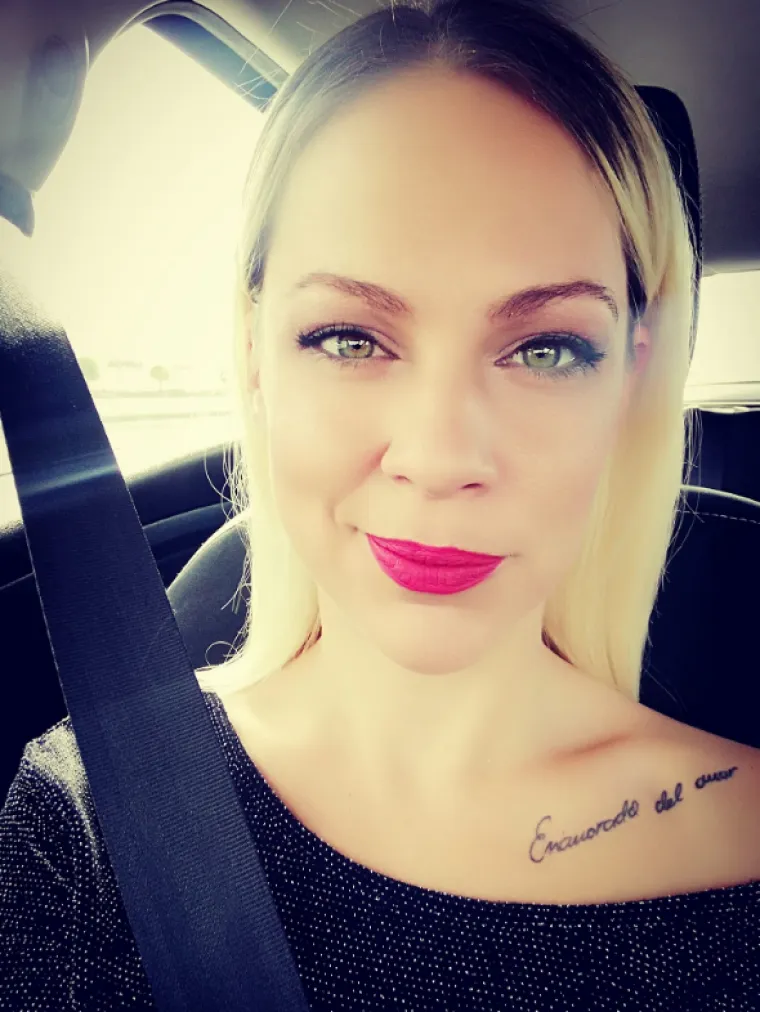 "Ona je pravi primjer da majka nužno ne mora biti i osoba koja te nosi u trbu&scaron;čiću. Svoju sam pravu mamu upoznala kada sam imala godinu i pol. Sretnica sam, znam! Hvala ti mama", rekla je Maja jednom prilikom. 

