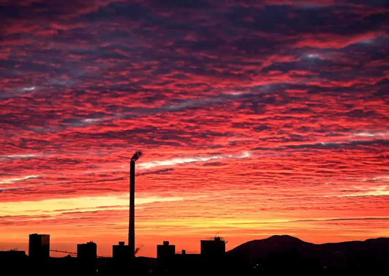 Smiraj dana u Zagrebu, pogledajte spektakularni zalazak sunca i boje koje su se razlile nebom