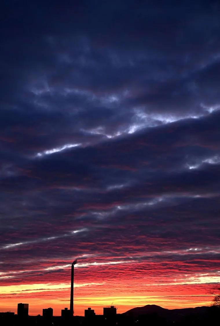 Ovo oduzima dah: Pogledajte fascinantne slike neba iznad Zagreba nakon zalaska sunca