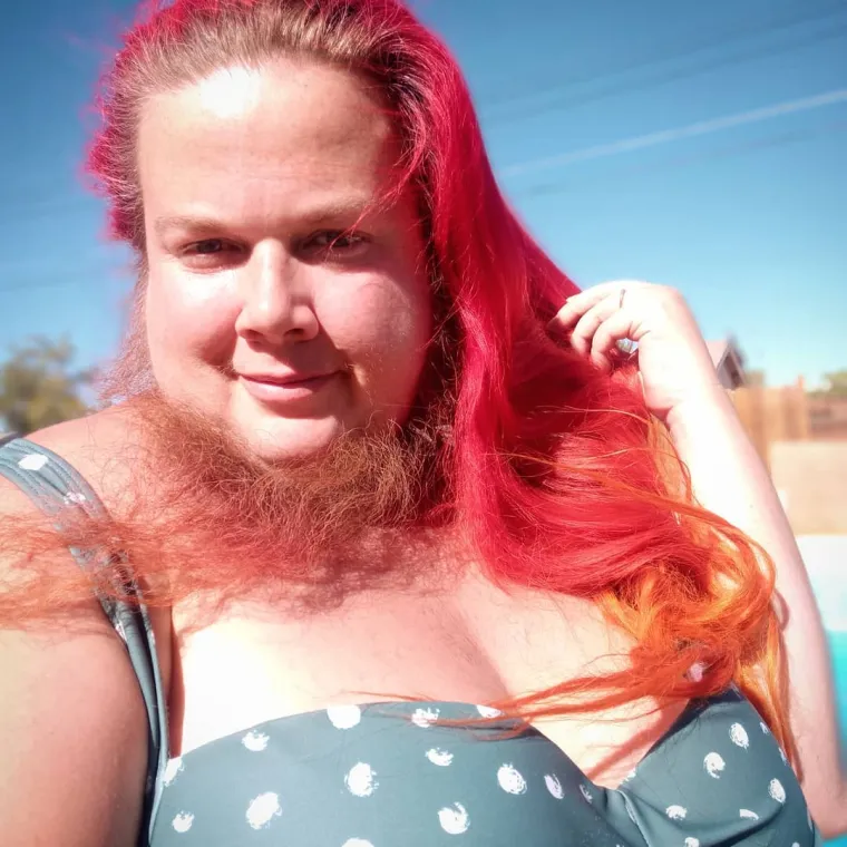 Drugi joj raspliće bradu, a nekolicina je voli: Zatekla je priznanjem s koliko se mu&scaron;karaca seksa iako je udana