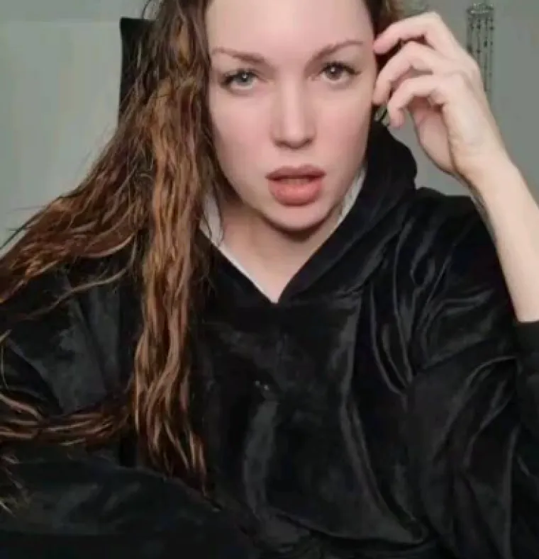 Zbog zlostavljanja je već sa 14 zavr&scaron;ila na antidepresivima: 'A onda smo se frendica i ja skinule, uključile kameru i...'