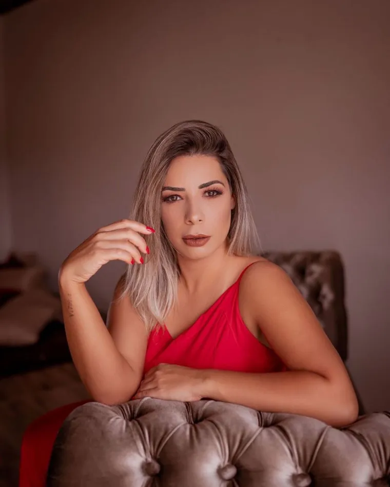 Bivša policajka danas dijeli drugačije odgojne, u pitanju su orgazmi iz kategorija 'nemoj stati i ' želim još'!