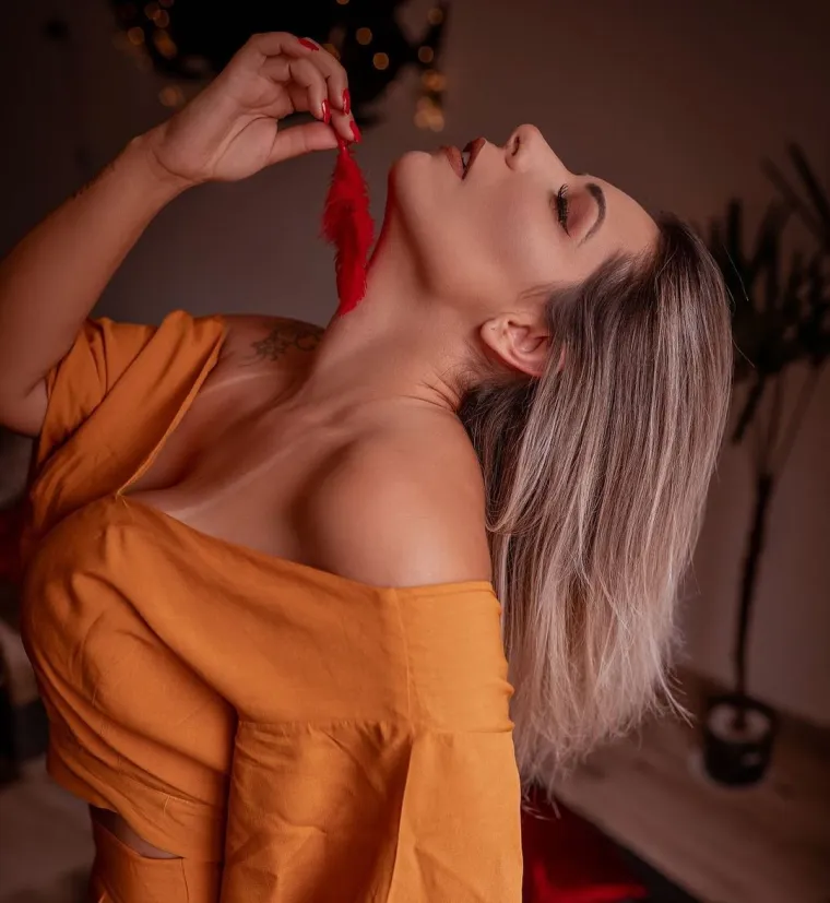 Bivša policajka danas dijeli drugačije odgojne, u pitanju su orgazmi iz kategorija 'nemoj stati i ' želim još'!