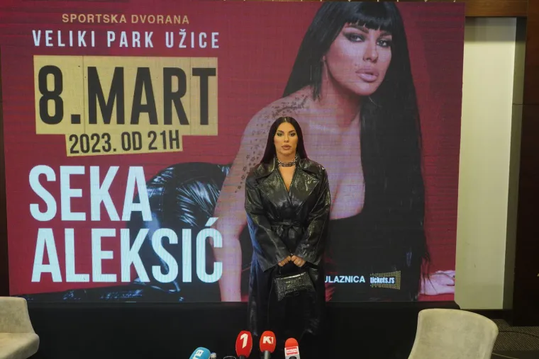Ma tko bi zanosnoj Seki dao 41 godinu? Fatalnoj turbo-folk zvijezdi nakon ovih slika dajemo, brat bratu, 25!