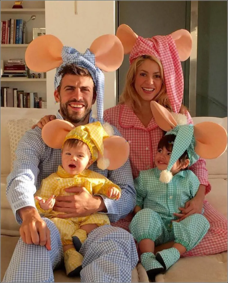 Do pomirbe ipak nikad nije došlo, budući da je Shakira samo nekoliko mjeseci kasnije upoznala Gerarda Piquea u kojeg se zaljubila, a čini se da ni ljubav ni poštovanje Antonia nisu spriječili u tome da se sa svojom bivšom obračuna na sudu. U rujnu 2012. godine, kad je Shakira već bila u sretnoj vezi s Piqueom, protiv nje je podnio tužbu vrijednu 250 milijuna dolara. U tužbi je naveo da je zbog Shakire napustio svoju karijeru publicista kako bi bio njen menadžer te je za posao koji je obavljao tražio novčanu kompenzaciju u iznosu od 18 posto njenog profita. Tužbu je u kolovozu 2013. odbacio Vrhovni sud u Los Angelesu.