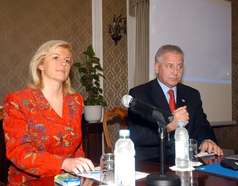 Premijer Ivo Sanader i ministrica Kolinda Grabar Kitarović 2005. godine