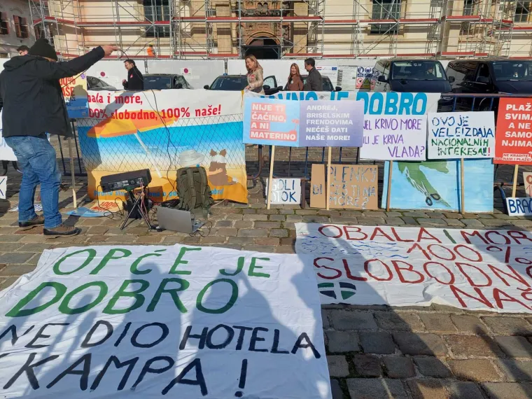 Građani prosvjedovali protiv Prijedloga Zakona o pomorskom dobru: 'Nije ti ćaćino'