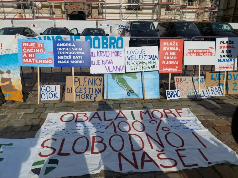 Građani prosvjedovali protiv Prijedloga Zakona o pomorskom dobru: 'Nije ti ćaćino'