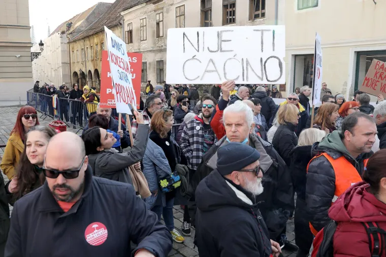Veliki prosvjed na Markovu trgu, Plenkoviću se neće svidjeti poruke: 'Banke bi mogle postati vlasnici pomorskog dobra!'