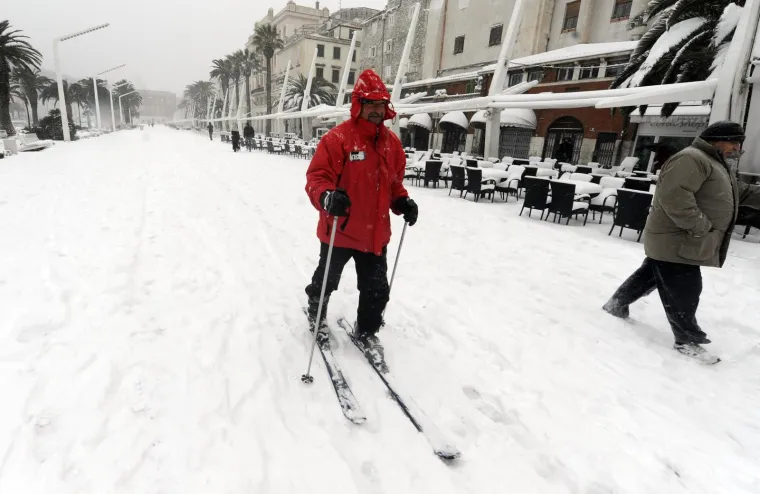 Split zatrpao snijeg, picigin i skije na plaži, a Kerumova sestra s legendarnom izjavom...