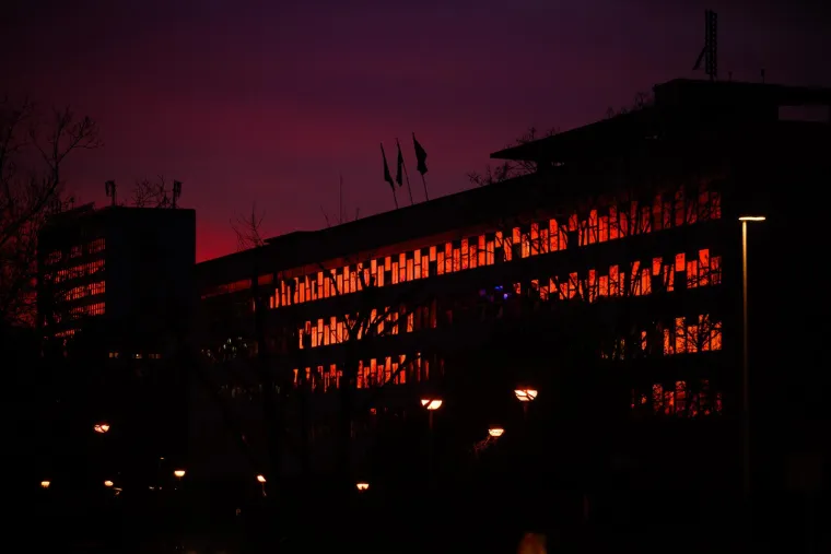 Zalazak sunca zacrvenio nebo iznad Zagreba! Pogledajte prekrasne prizore!