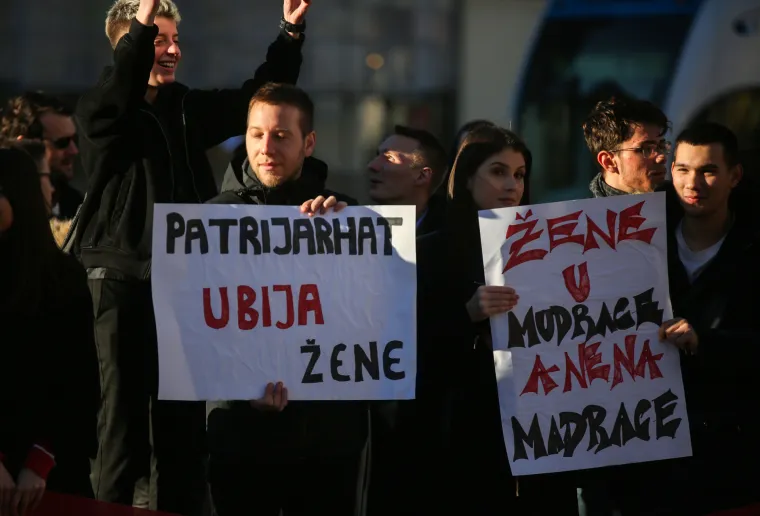 Prosvjed za ženska prava: 'Ni državu ni Boga blizu jajnika moga'