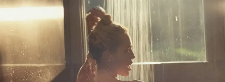 Miley Cyrus se skinula potpuno gola: Nakon provokativne scene ispod tuša nećete imati mirne snove