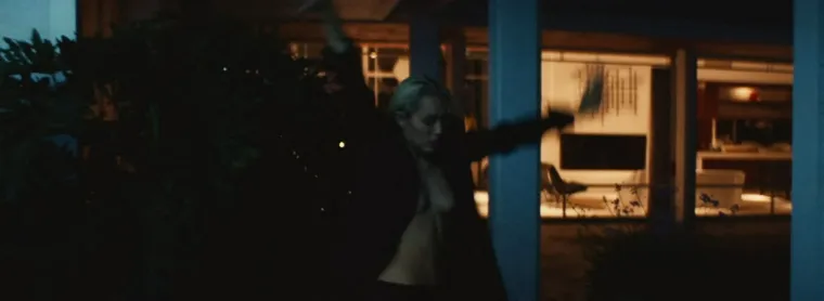 Miley Cyrus se skinula potpuno gola: Nakon provokativne scene ispod tuša nećete imati mirne snove