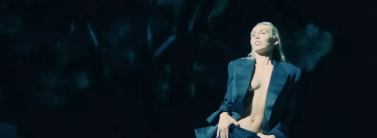 Miley Cyrus se skinula potpuno gola: Nakon provokativne scene ispod tuša nećete imati mirne snove