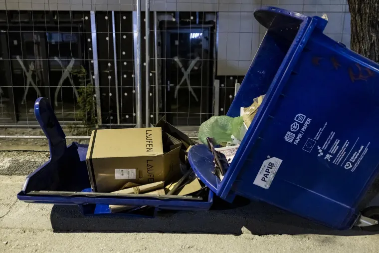 Pogledajte &scaron;to je stra&scaron;na bura učinila u Splitu. Vatrogasci intervenirali vi&scaron;e od 40 puta