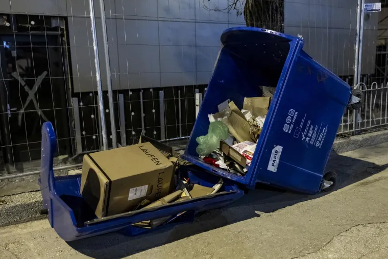 Pogledajte &scaron;to je stra&scaron;na bura učinila u Splitu. Vatrogasci intervenirali vi&scaron;e od 40 puta