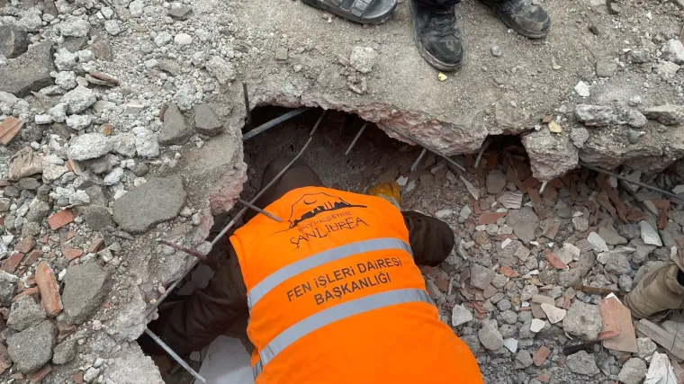 Slike katastrofe obilaze svijet, &scaron;okirani ljudi ne mogu doći k sebi, ima ih jo&scaron; jo&scaron; pod ru&scaron;evinama, ranjeni dolaze u bolnice u valovima