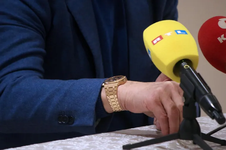 Srpski mediji su se raspisali o Zdravku Mamiću zbog modnog detalja koji nosi na sebi. Specijalizirani portal 'Sat na ruci' analizirao je njegov sat.