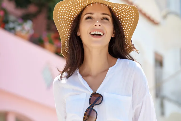 8. Vitamin D: &quot;Ovaj vitamin pozitivno utječe na bolje vlaženje, podiže nivo estrogena u krvi, a samim tim se odražava i na libido i samopouzdanje. Čim se pojave prve zrake sunca, vrijeme treba provesti vani, kako bi se ovaj vitamin prirodno aktivirao&quot;, preporučuje.